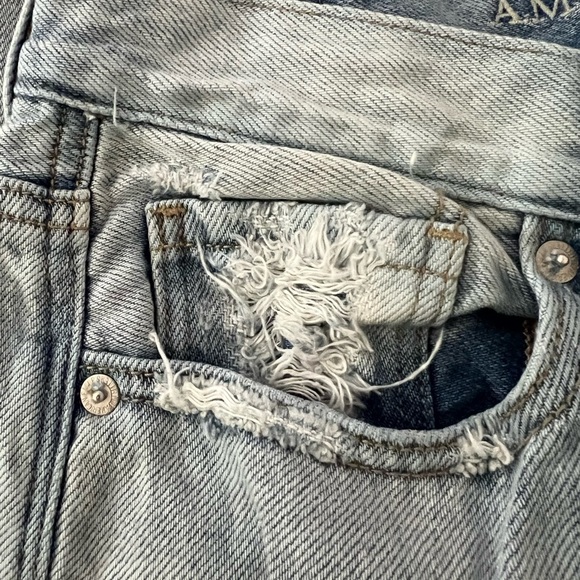 American Eagle Size 6 White Washed Distressed Denim Jeans - Picture 3 of 7